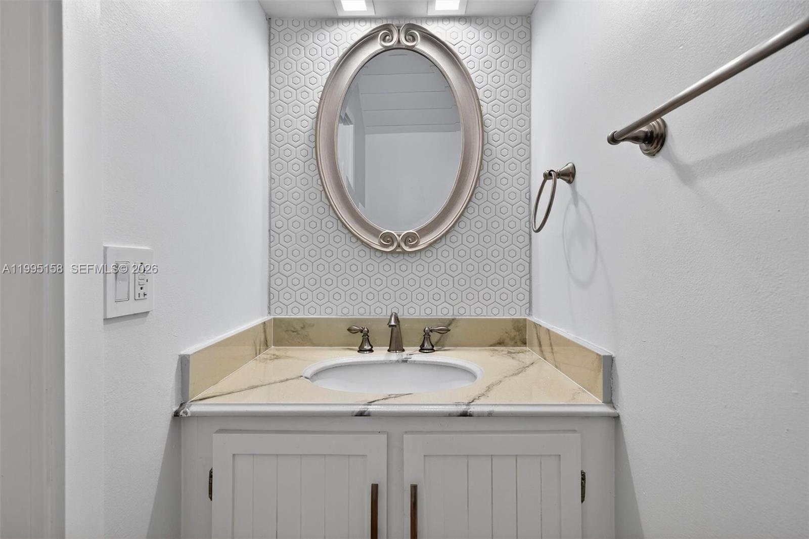 HILLTOP CONDO - Residential