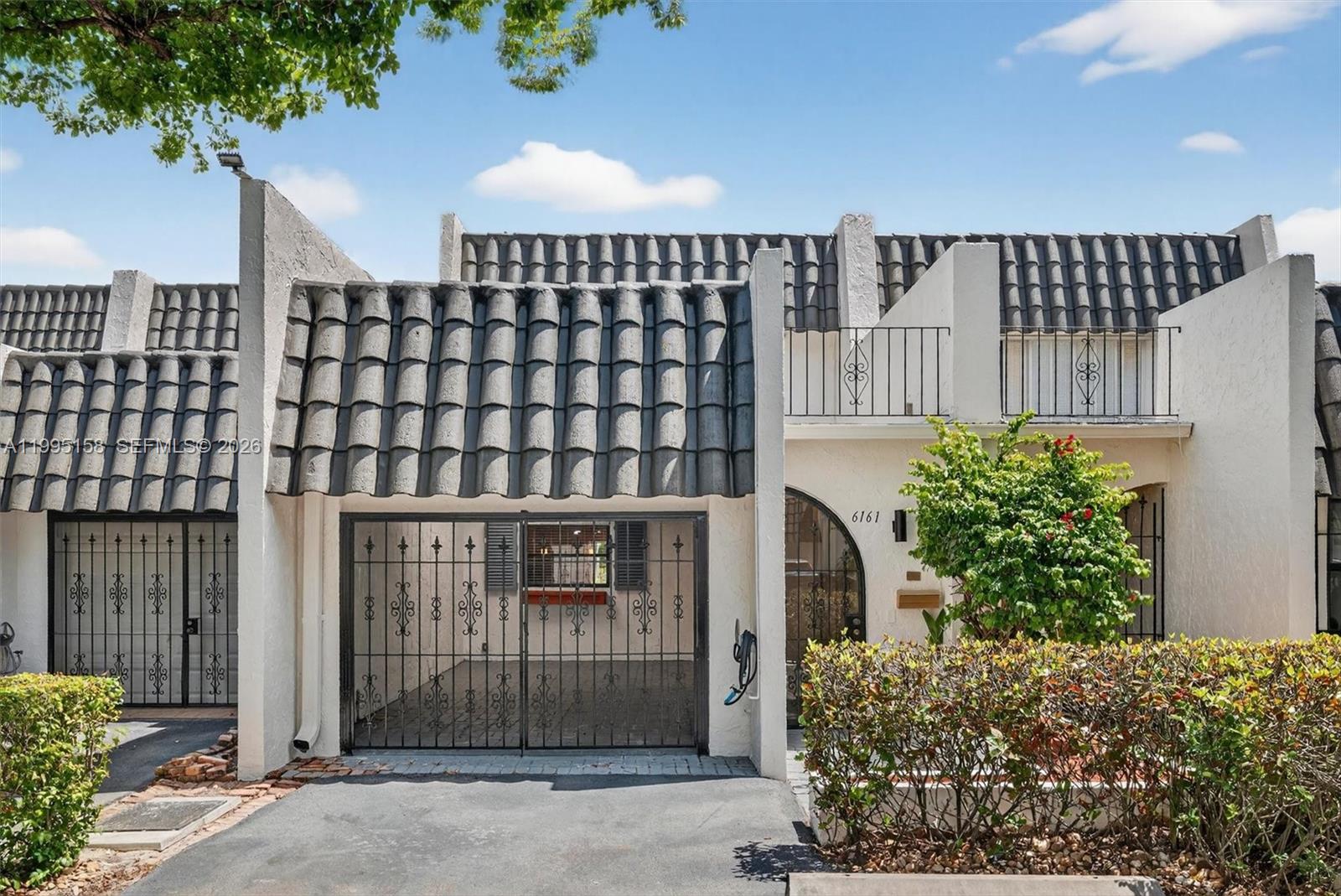 HILLTOP CONDO - Residential