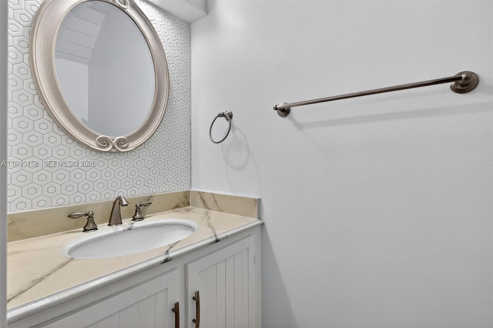 HILLTOP CONDO - Residential