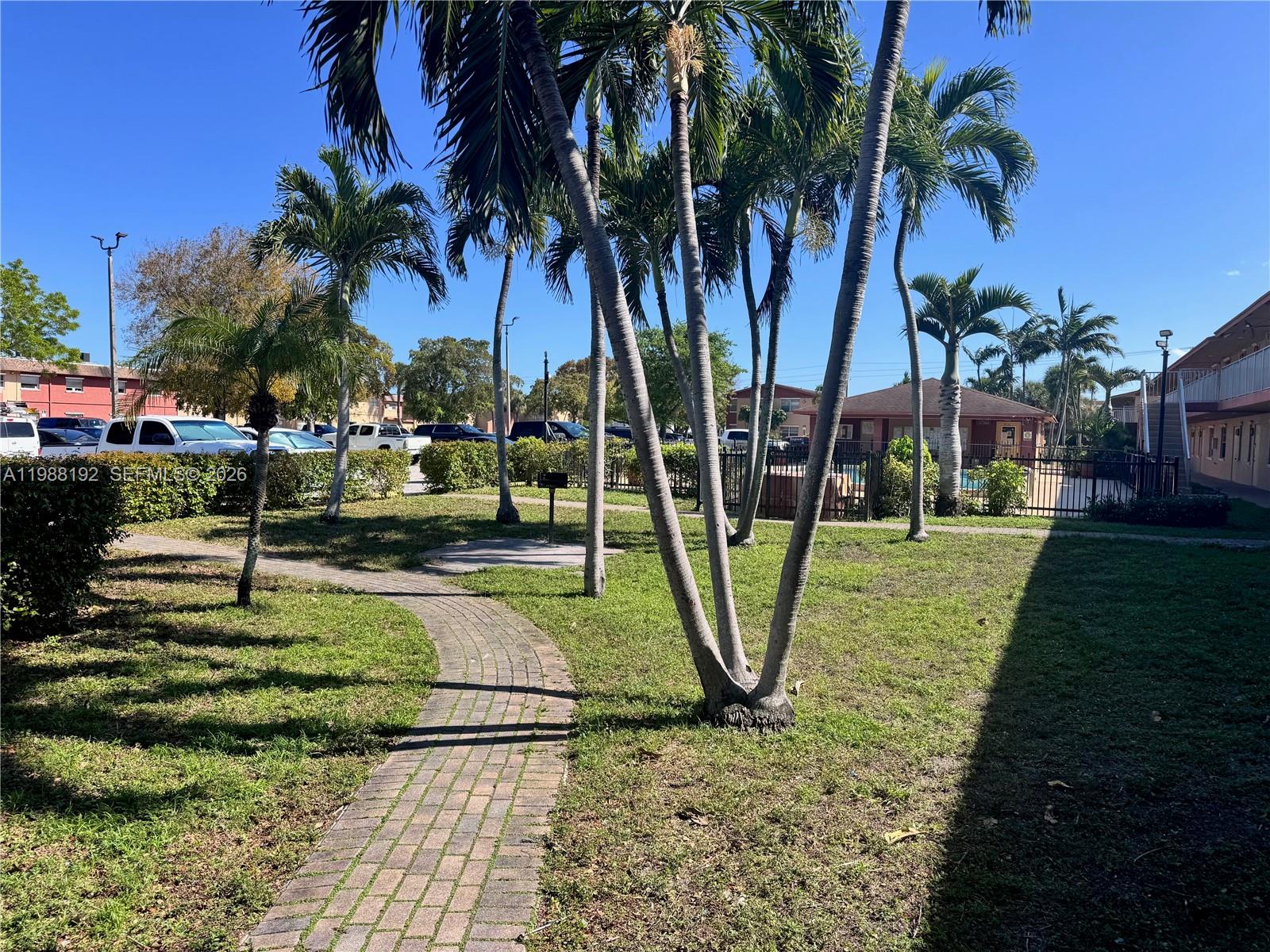 COURTS AT OAKLAND PARK - Residential Lease