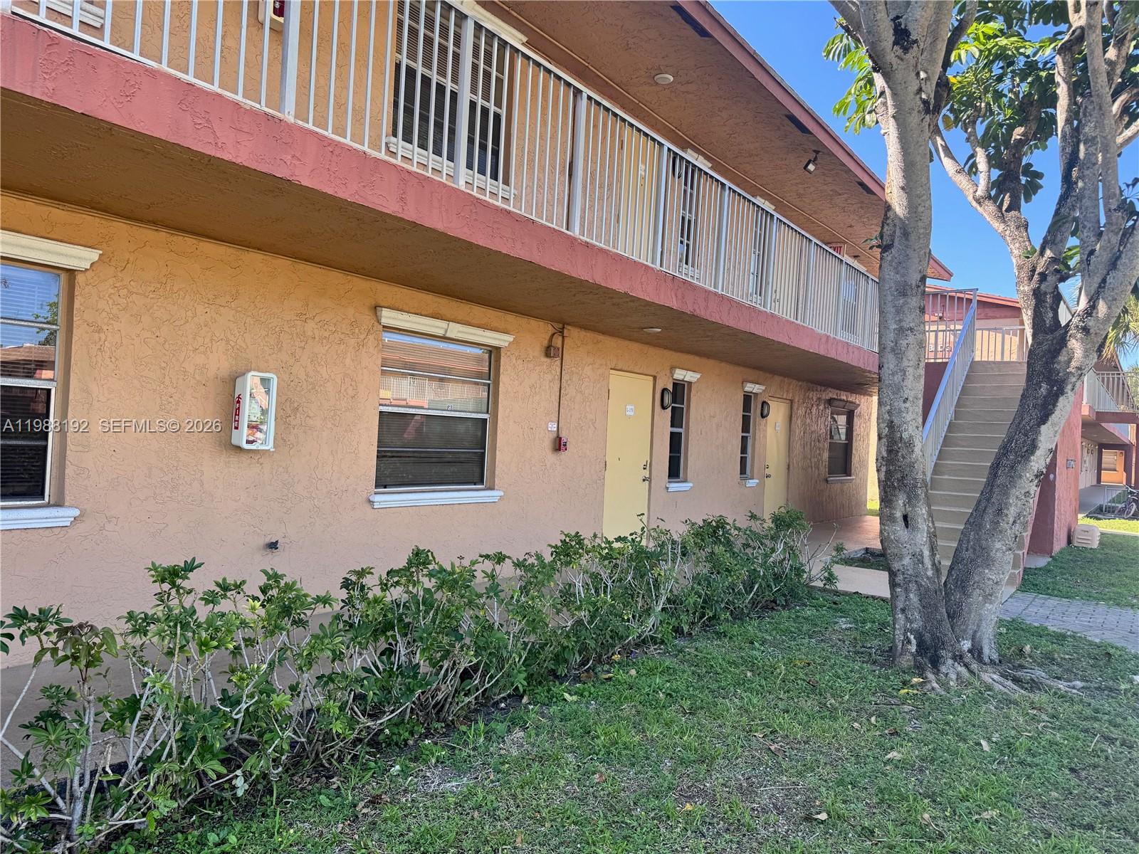 COURTS AT OAKLAND PARK - Residential Lease