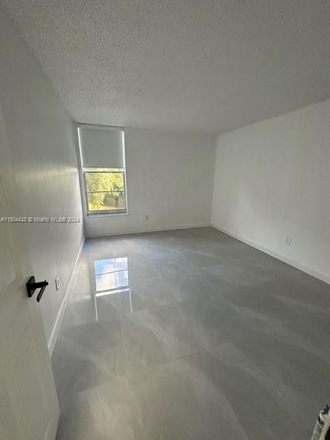 THE GREENS CONDO - Residential