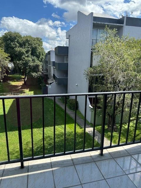 THE GREENS CONDO - Residential