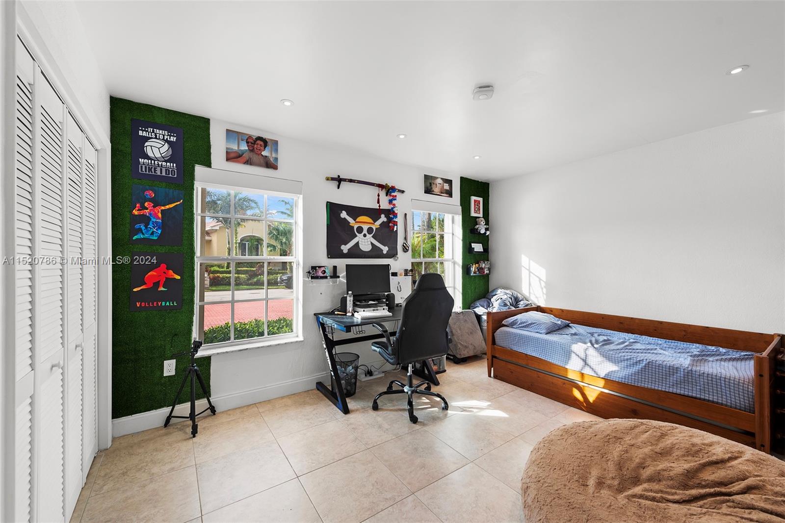 EASTERN SHORES 1ST ADDN - Residential