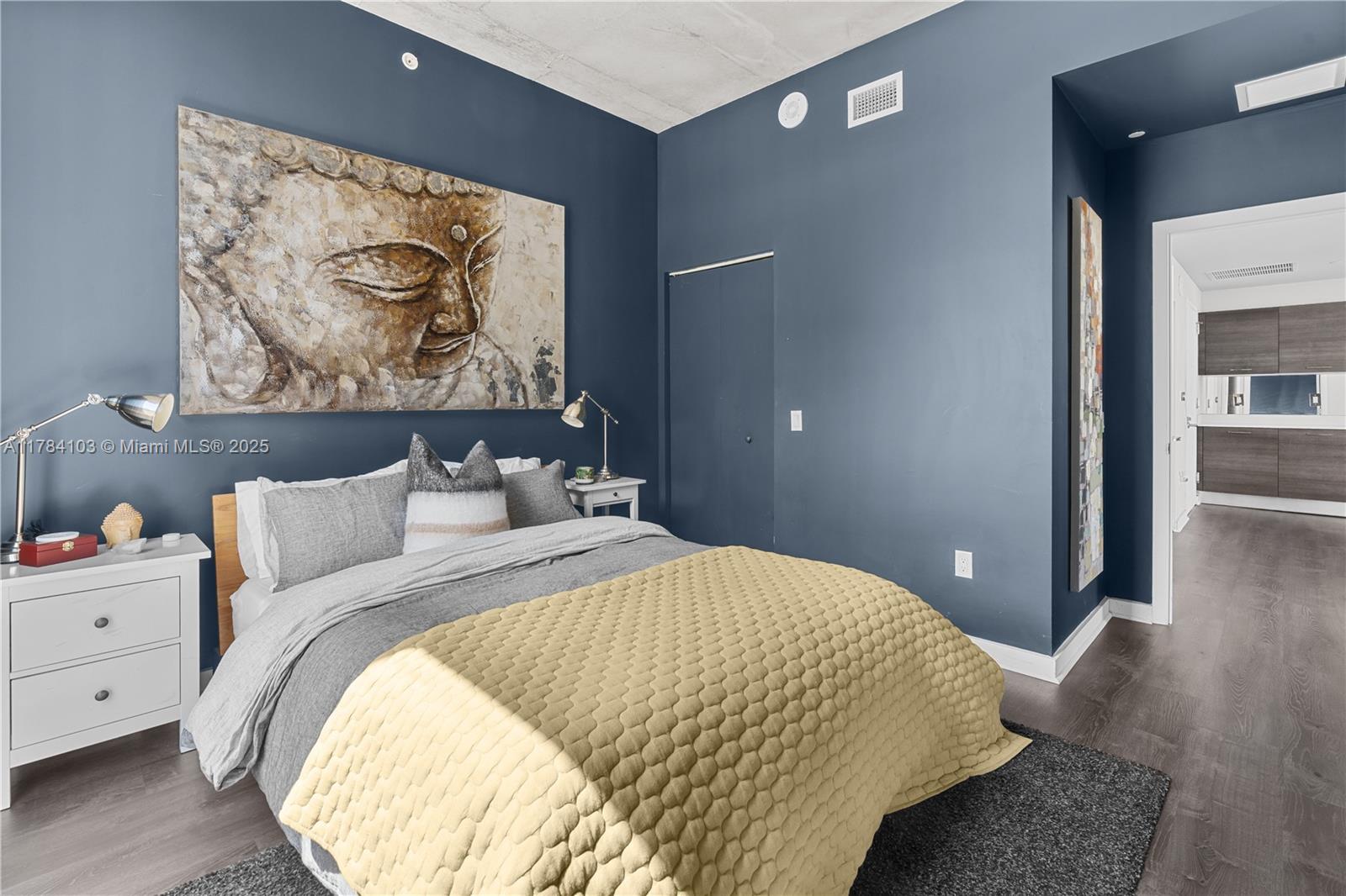 View photos, virtual tours, details... 151 SE 1st St 1402