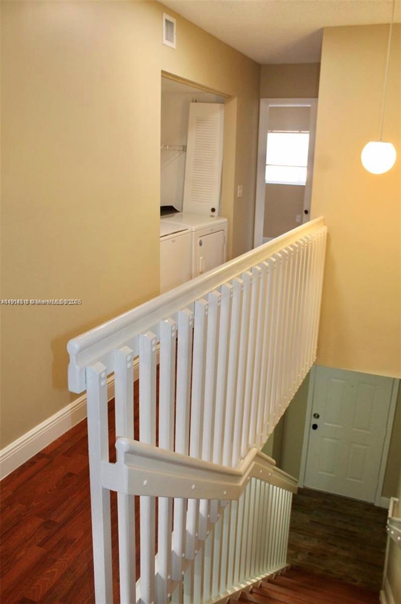 LAGUNA POINTE AT CALIF CL - Residential Lease