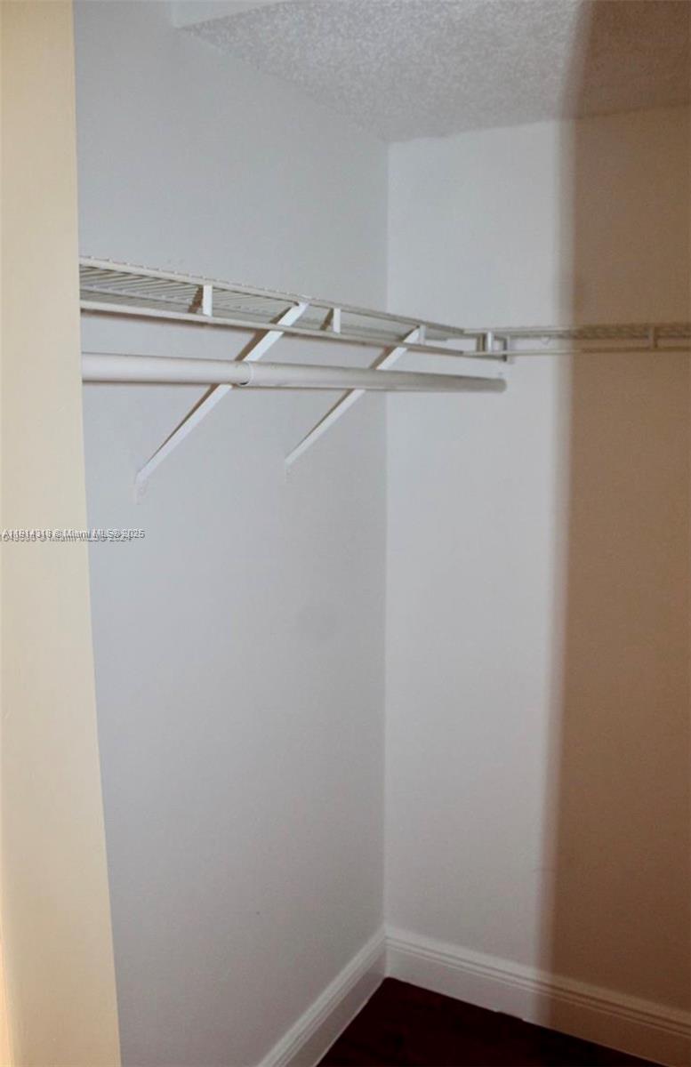 LAGUNA POINTE AT CALIF CL - Residential Lease