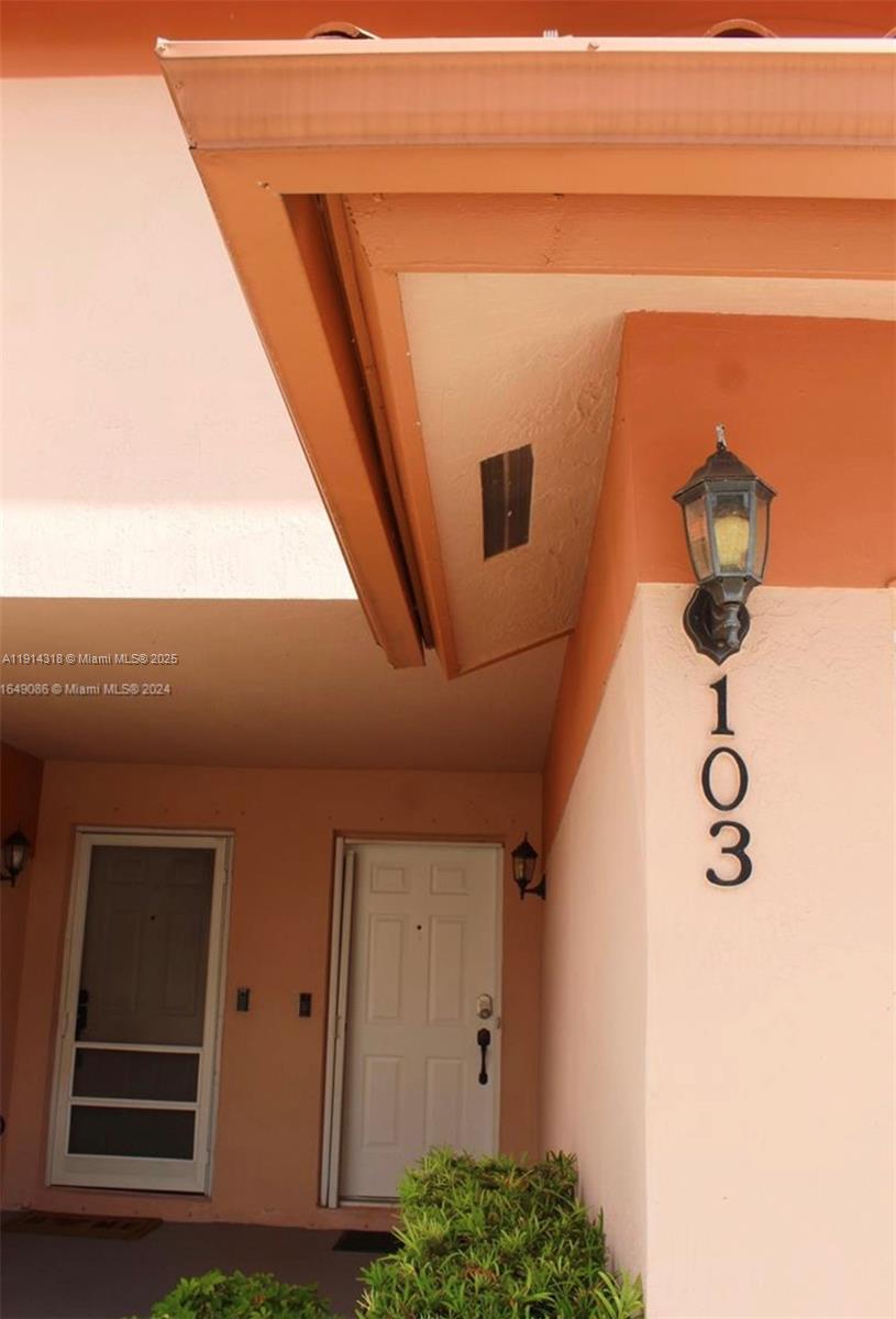 LAGUNA POINTE AT CALIF CL - Residential Lease