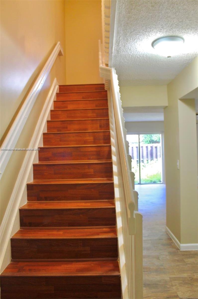 LAGUNA POINTE AT CALIF CL - Residential Lease