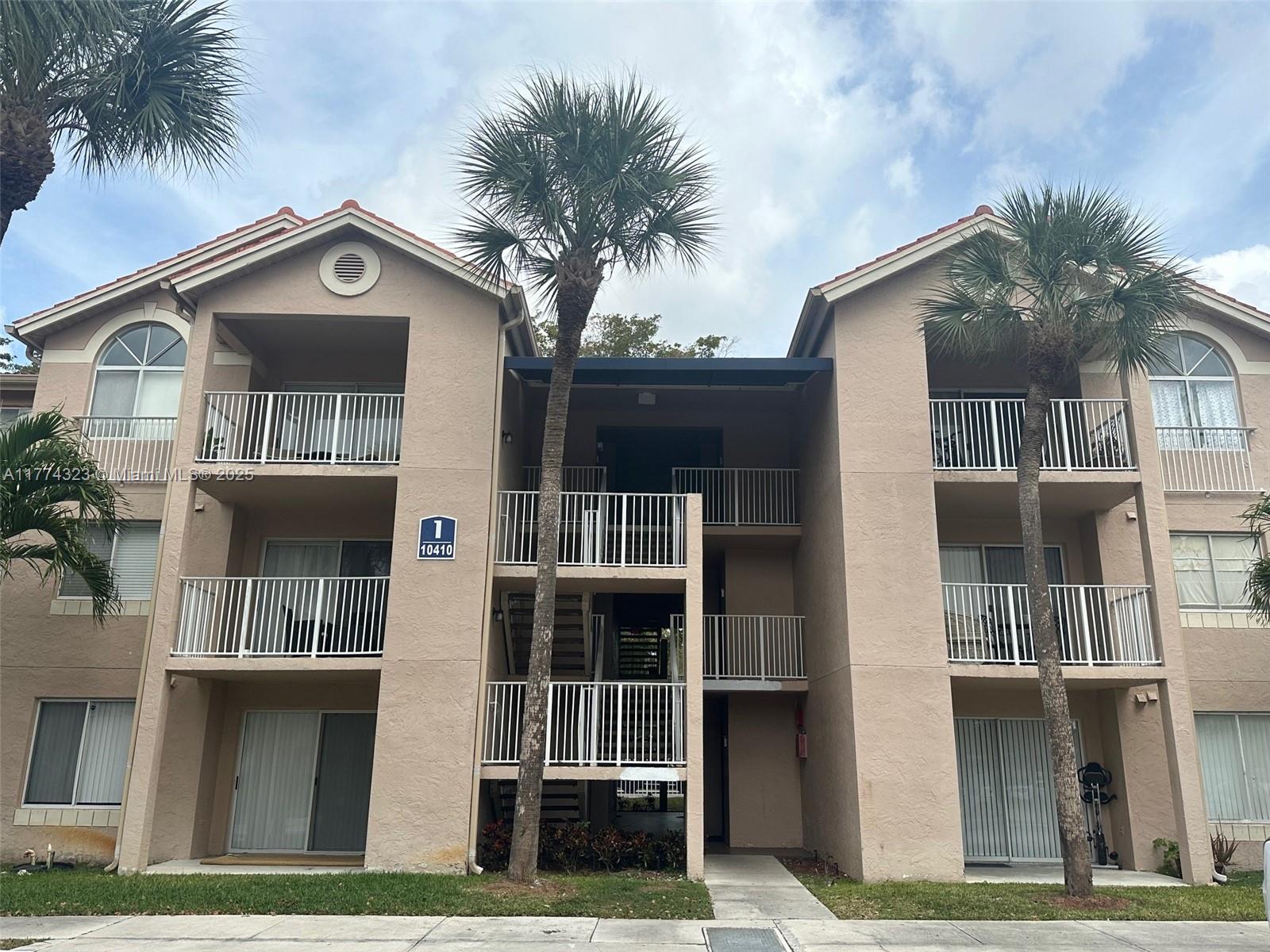 Rental Property at 10410 Sw 157th Ct 206, Miami, Broward County, Florida - Bedrooms: 2 
Bathrooms: 1  - $2,300 MO.