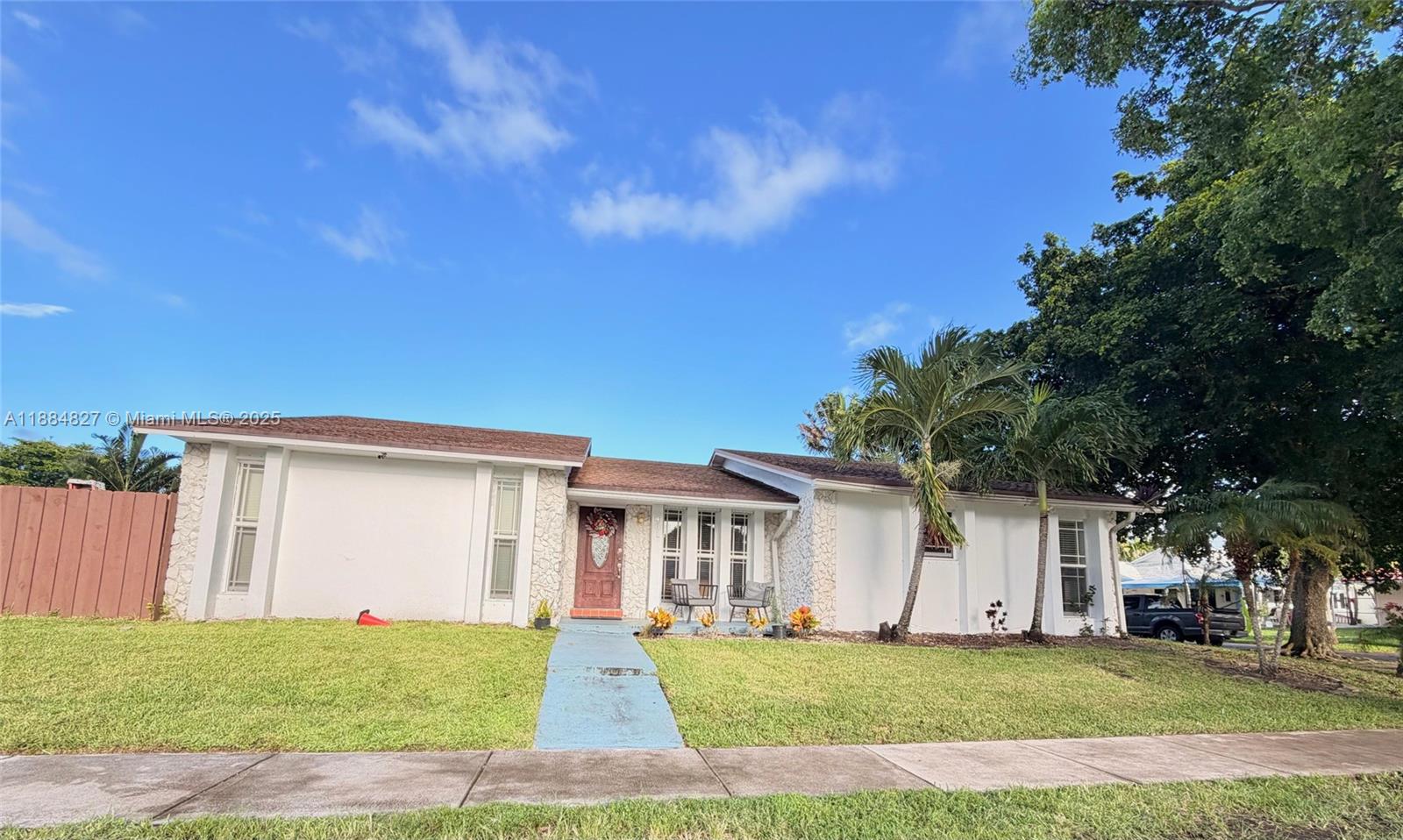 DANIA HIGHLANDS - Residential