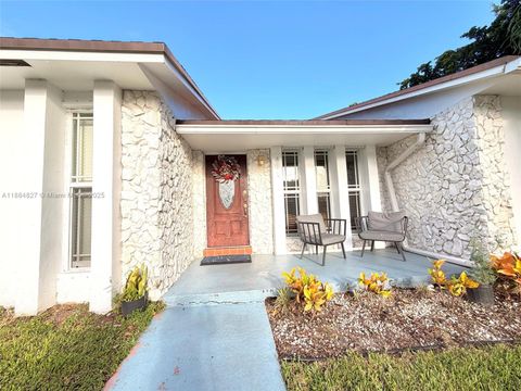 Photo of 401 SE 5th St, Dania Beach, FL 33004 (MLS # A11884827)