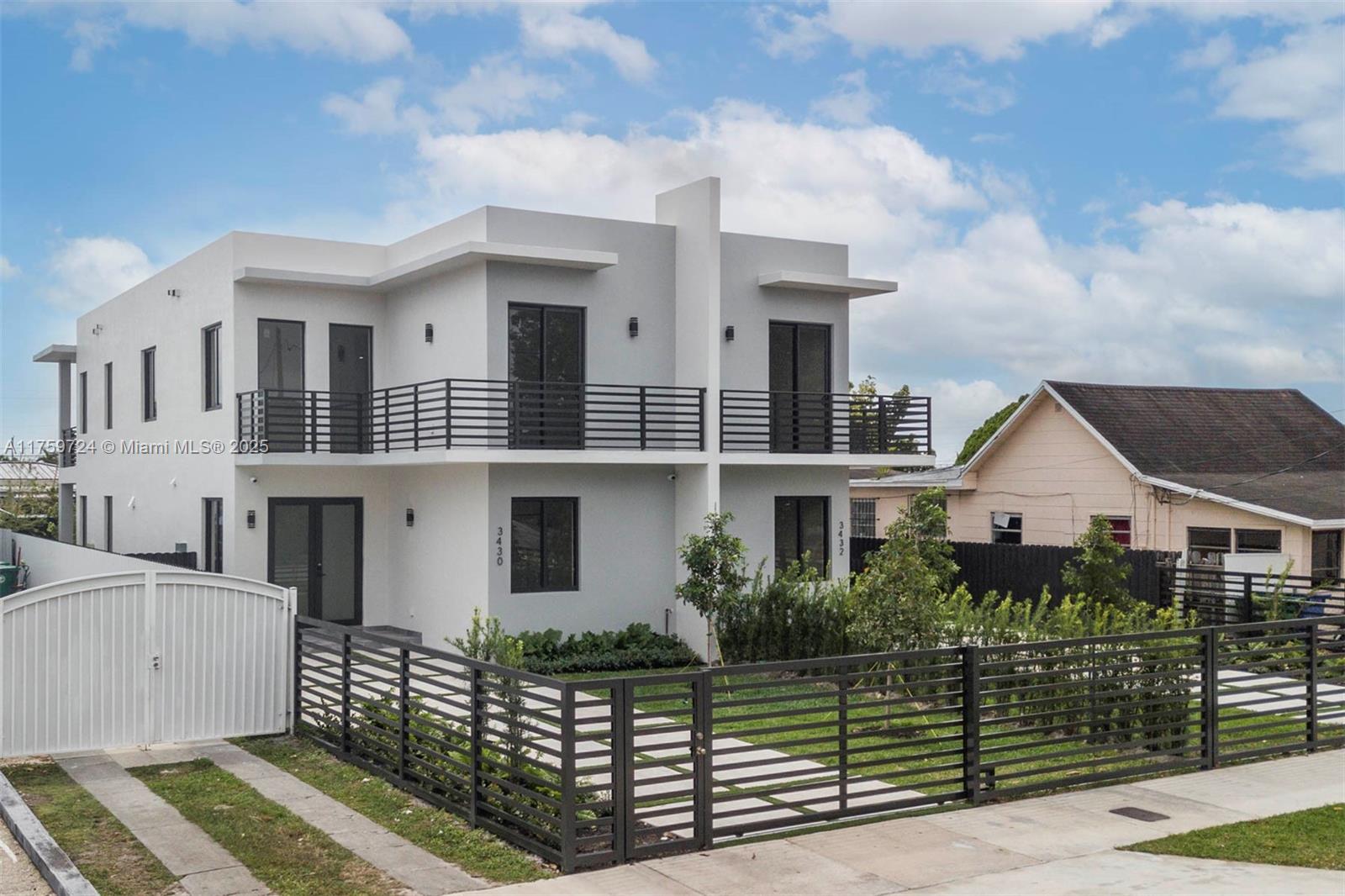 3430-3432 SW 2nd St