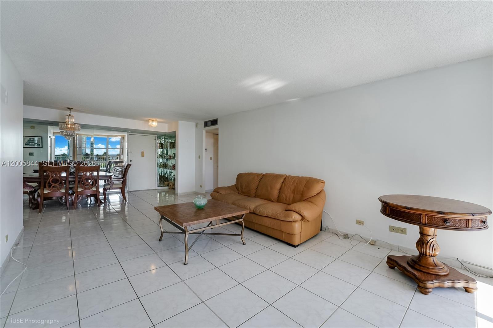 WINSTON TOWERS 400 CONDO - Residential