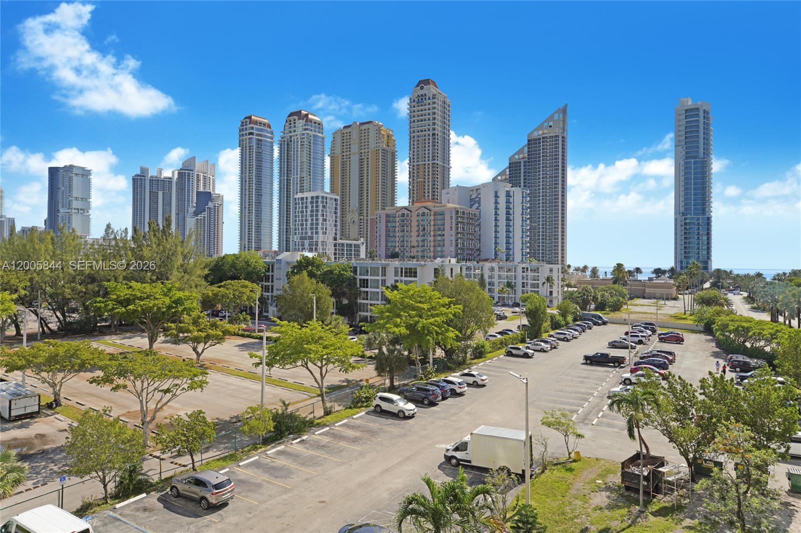 WINSTON TOWERS 400 CONDO - Residential