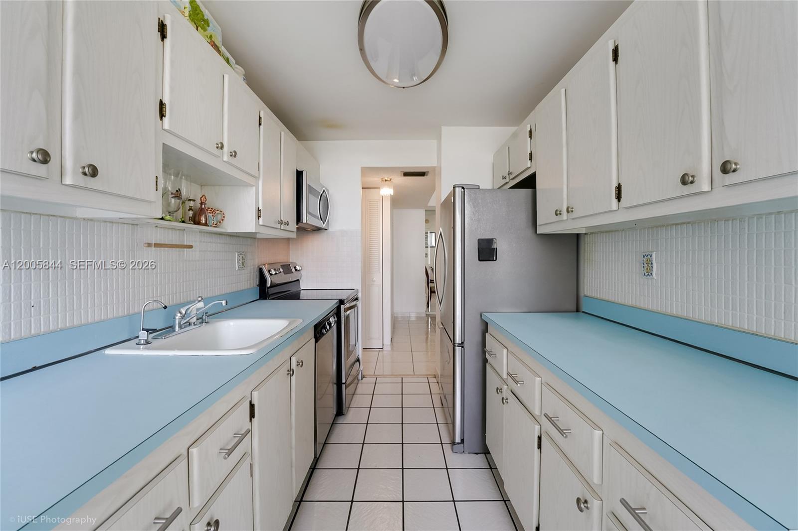 WINSTON TOWERS 400 CONDO - Residential