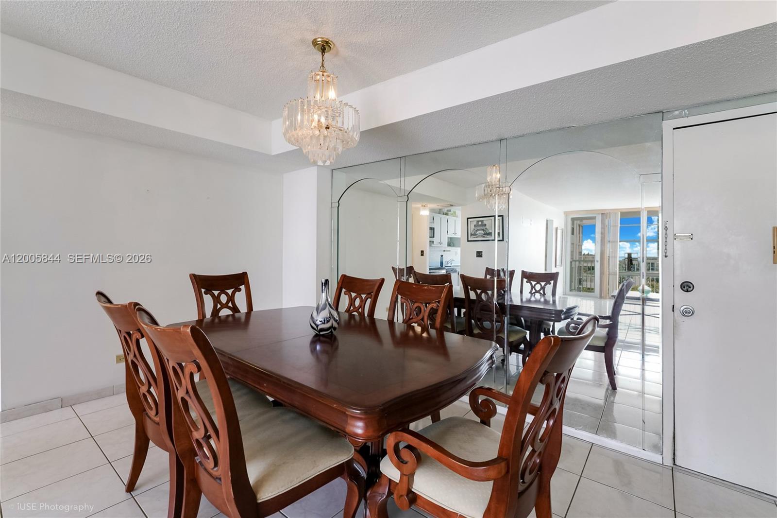 WINSTON TOWERS 400 CONDO - Residential