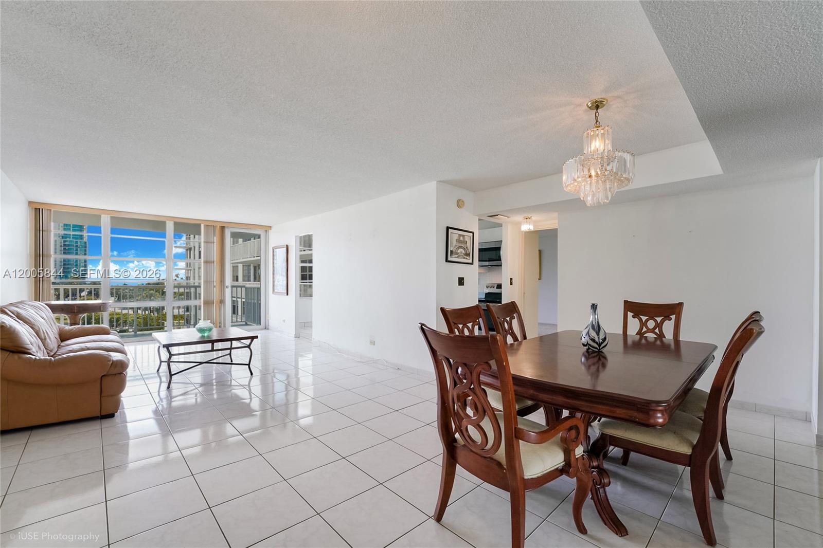 WINSTON TOWERS 400 CONDO - Residential