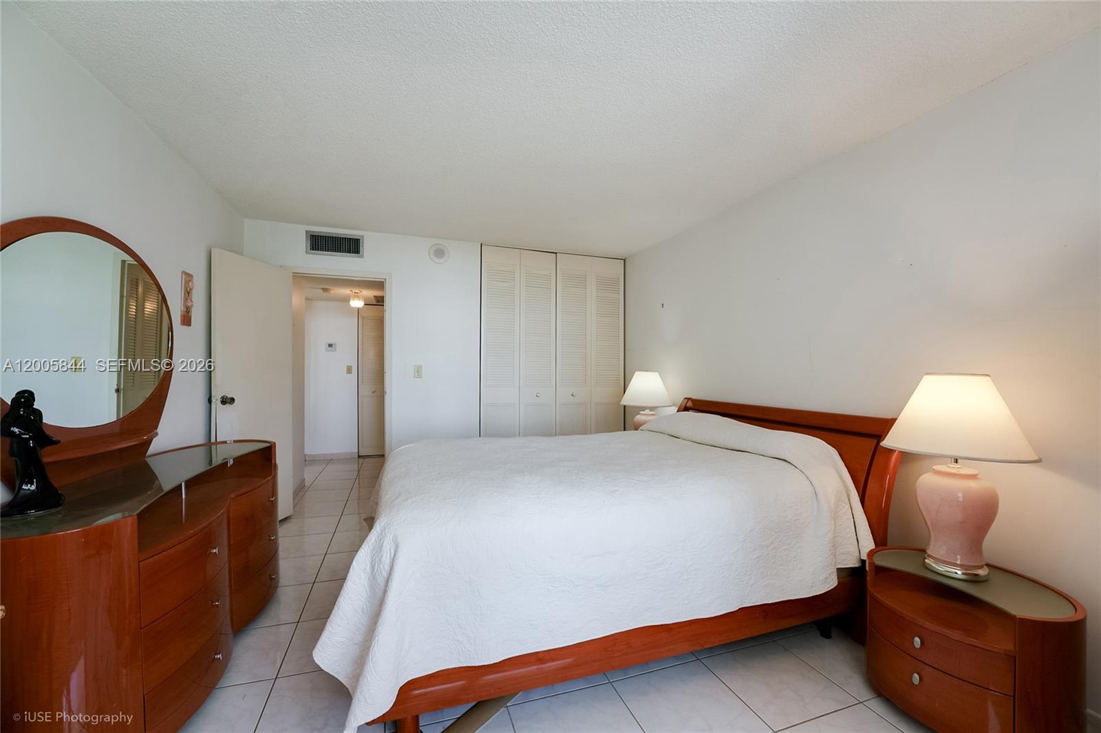 WINSTON TOWERS 400 CONDO - Residential