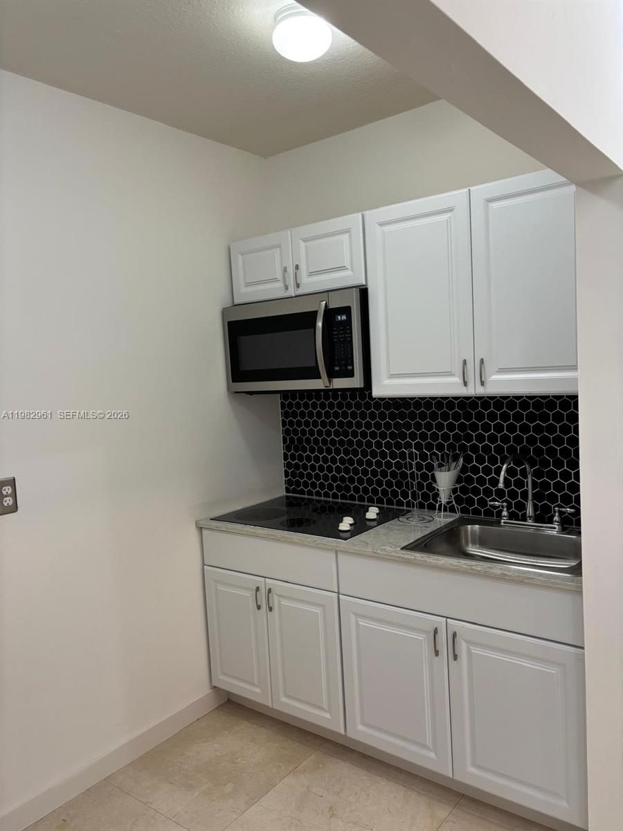 SUNSET LAKES PLAT TWO - Residential Lease