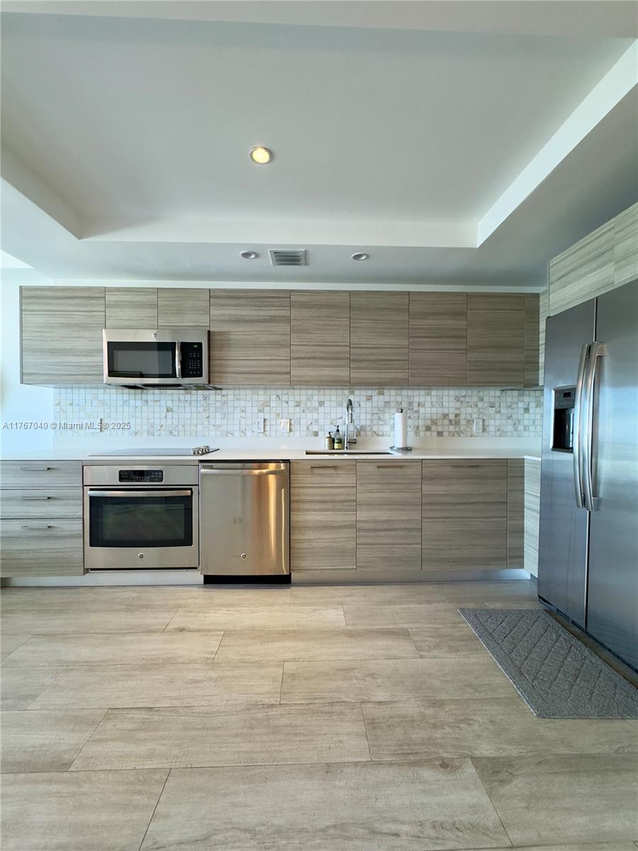 3401 MIDTOWN CONDO - Residential Lease
