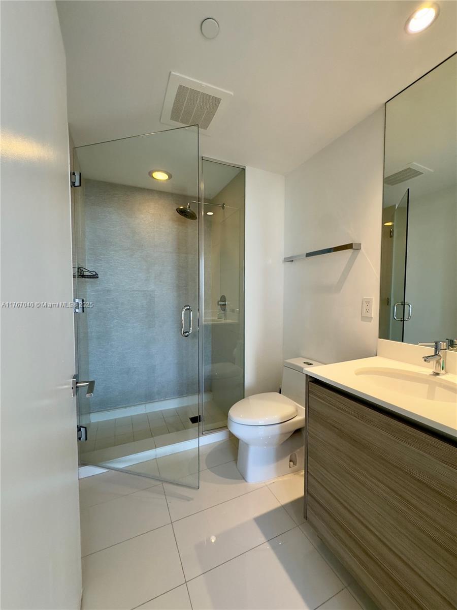 3401 MIDTOWN CONDO - Residential Lease