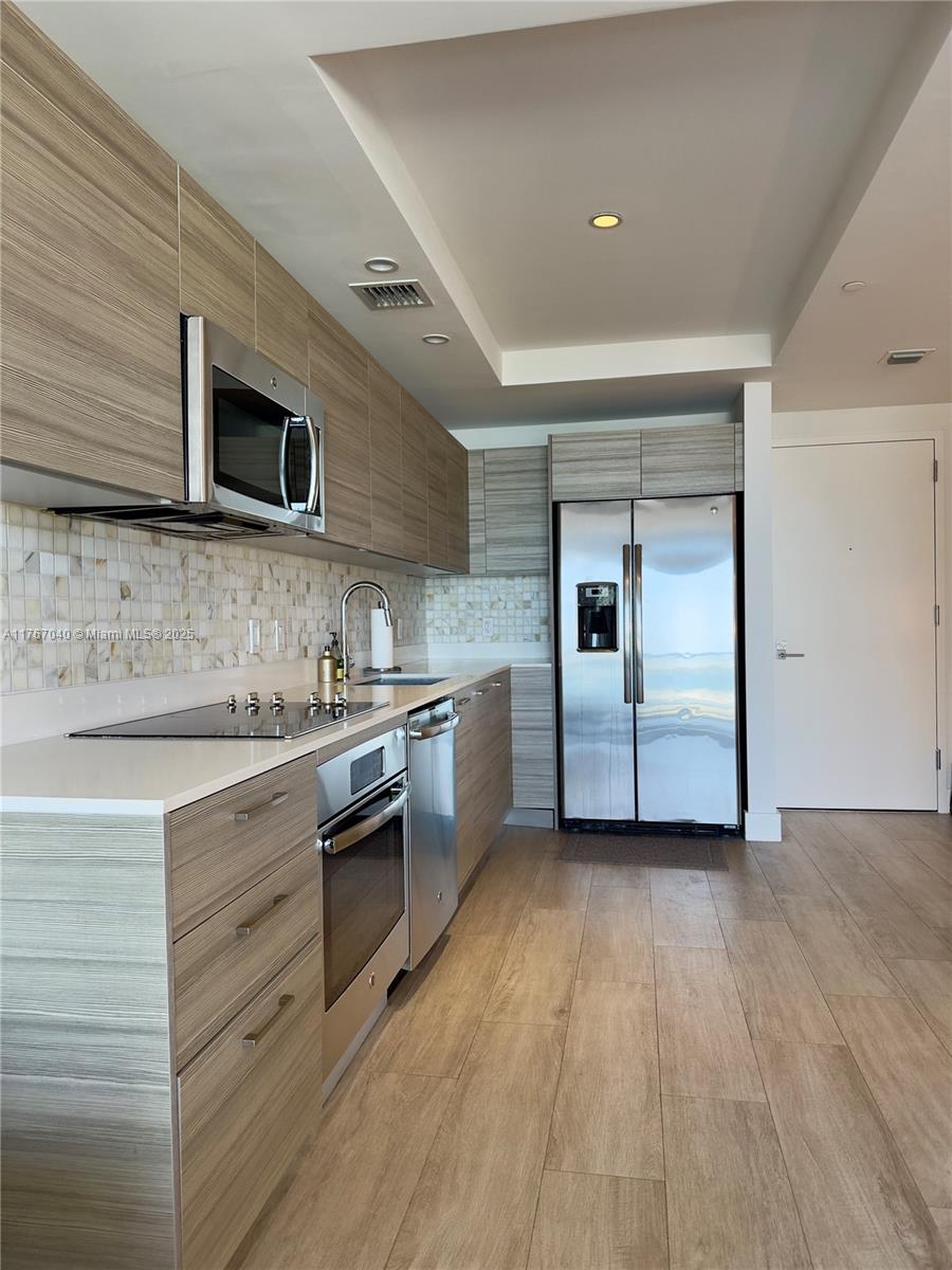3401 MIDTOWN CONDO - Residential Lease