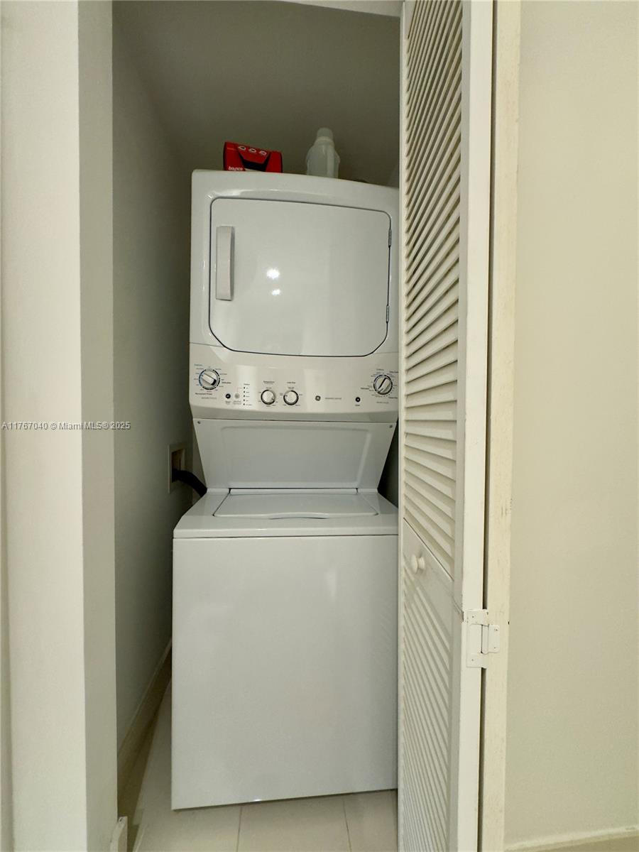 3401 MIDTOWN CONDO - Residential Lease