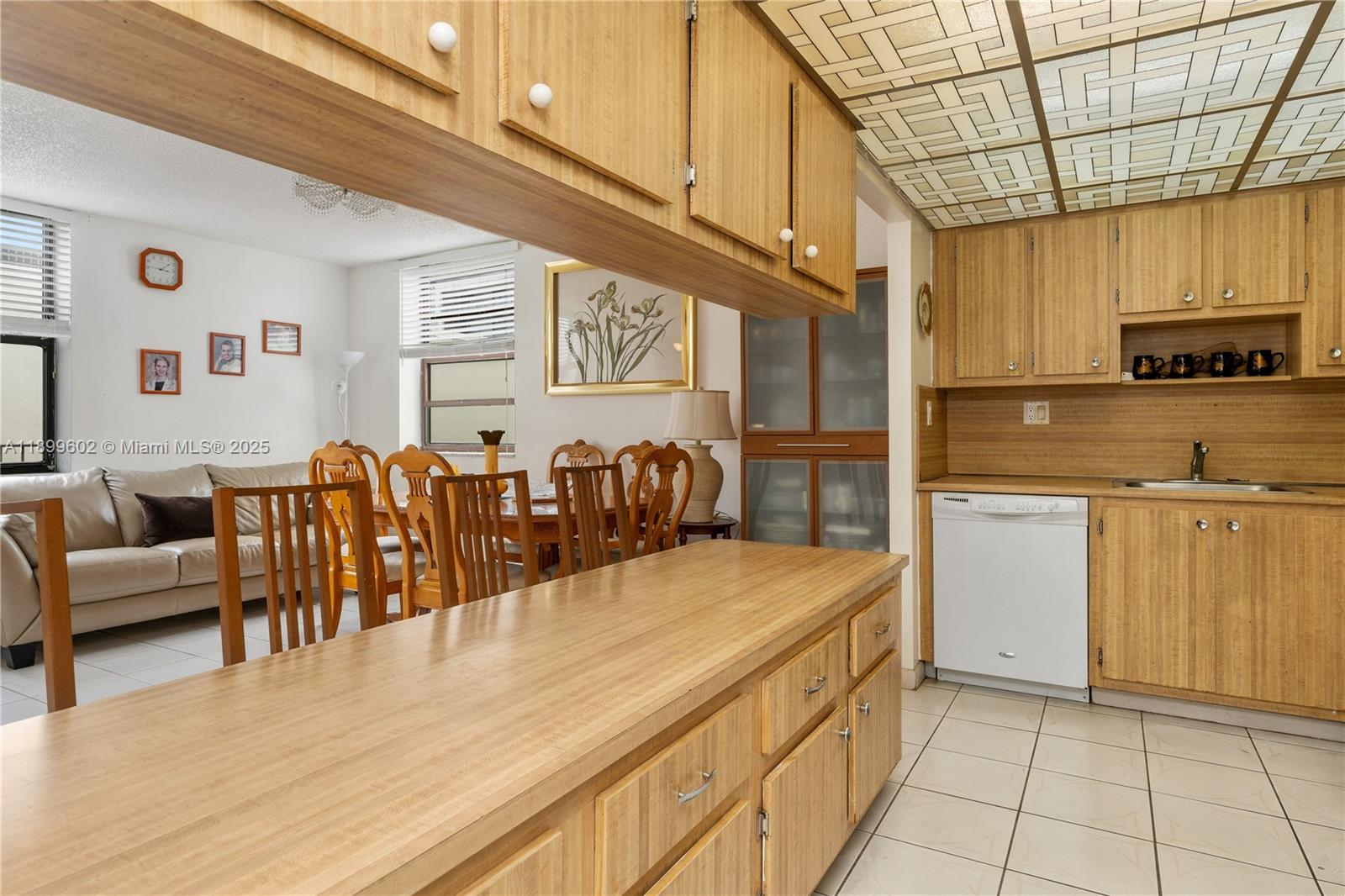 VILLA DORADA CONDO NO 2 - Residential