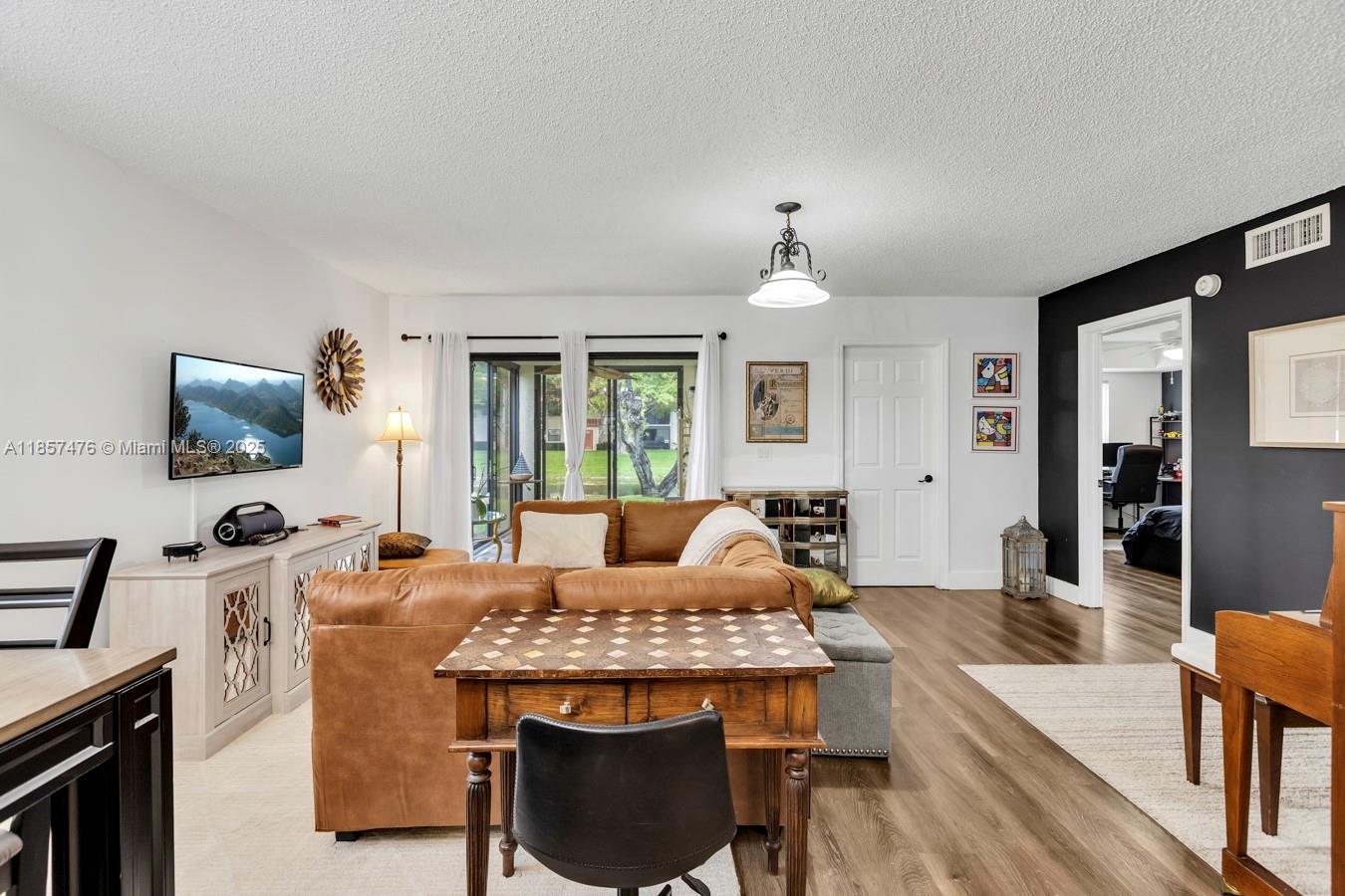 411 Republic Ct 411