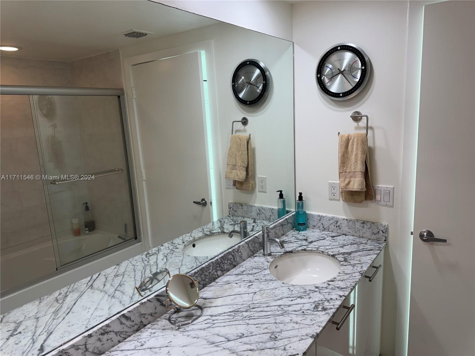 THE PLAZA 851 BRICKELL CO - Residential