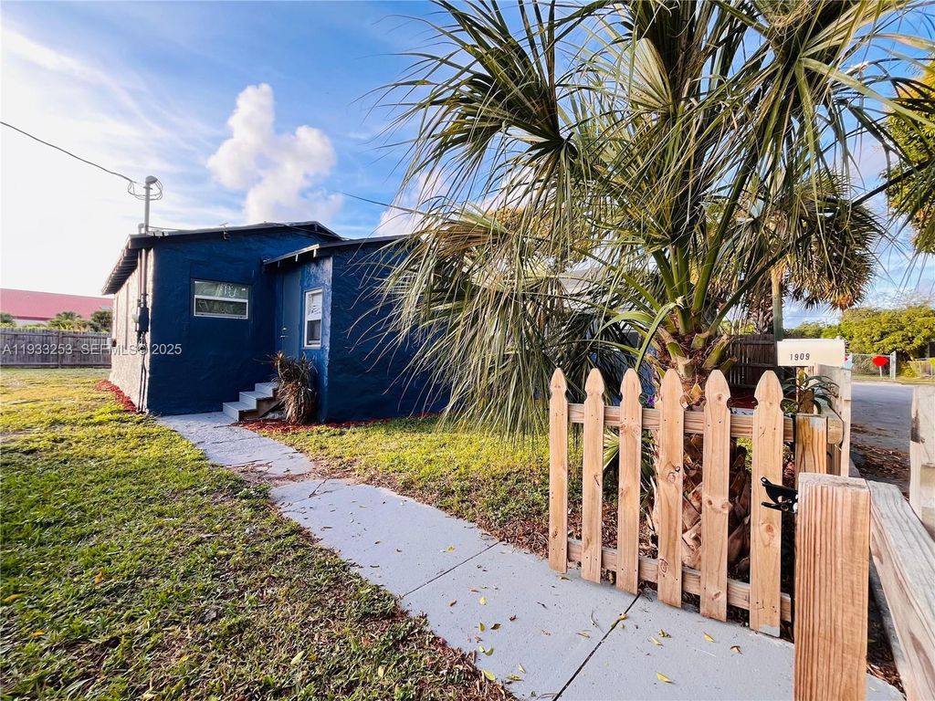 Photo of 1927 Windsor Ave, West Palm Beach, FL 33407 (MLS # A11933253)