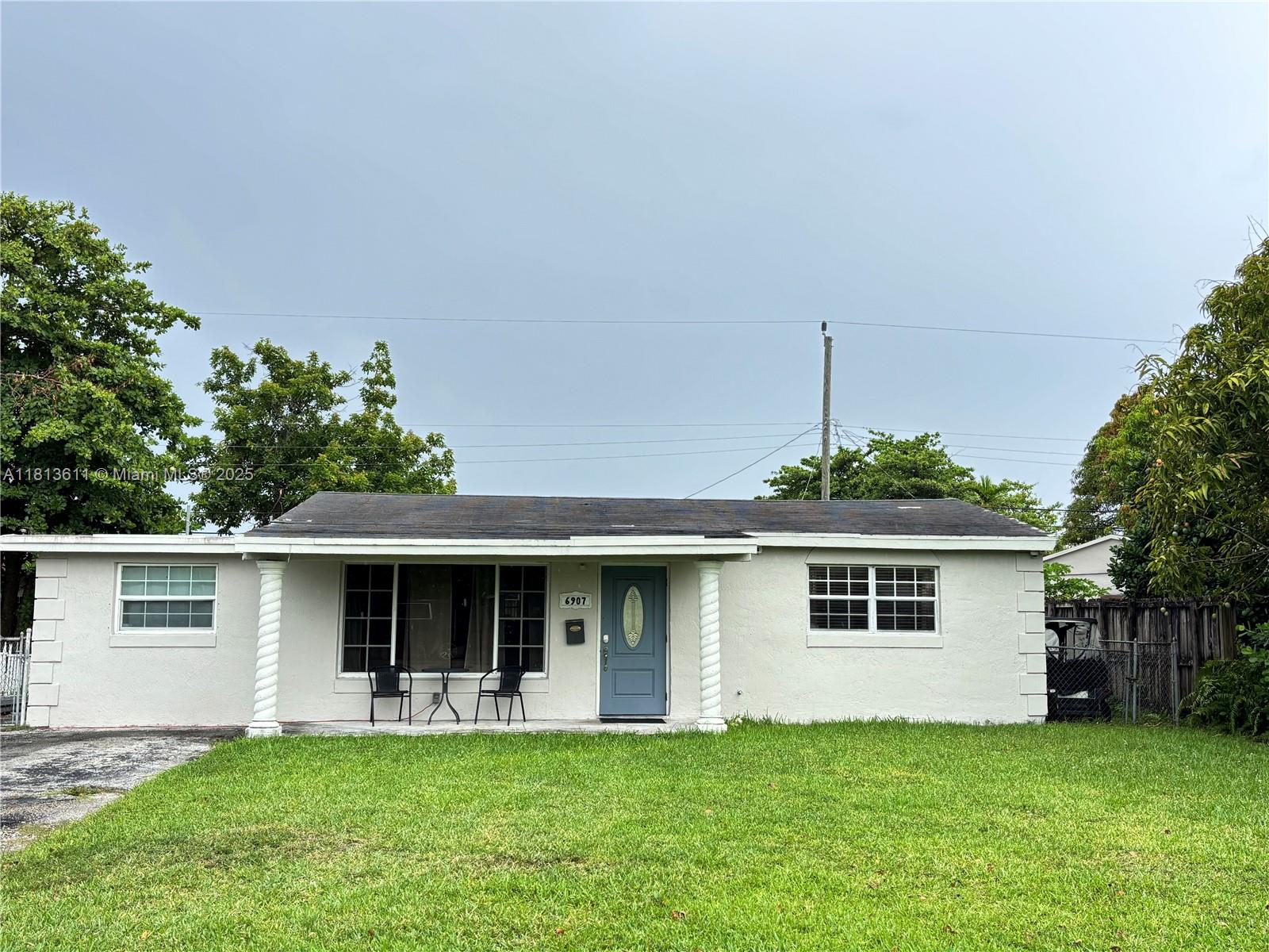 6907 Sw 22nd Ct, Miramar, Broward County, Florida - 3 Bedrooms  
1 Bathrooms - 