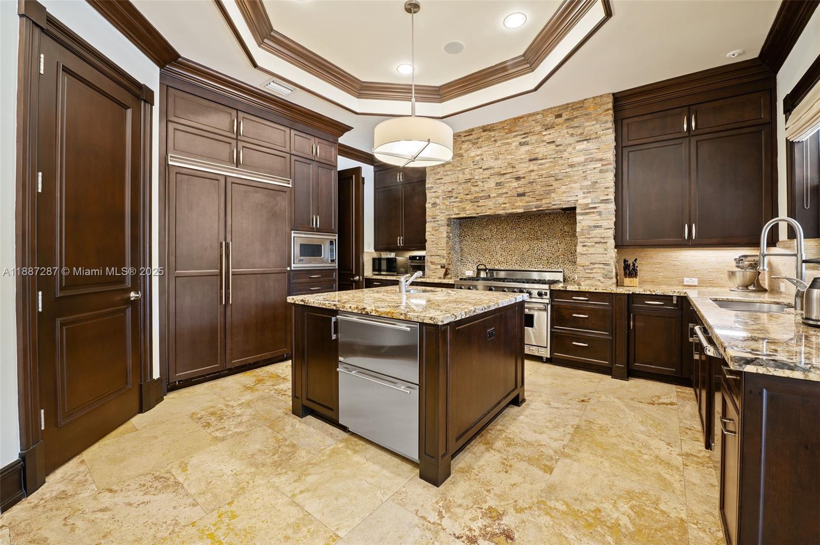 MARTIN SUBURBAN ACRES - Residential