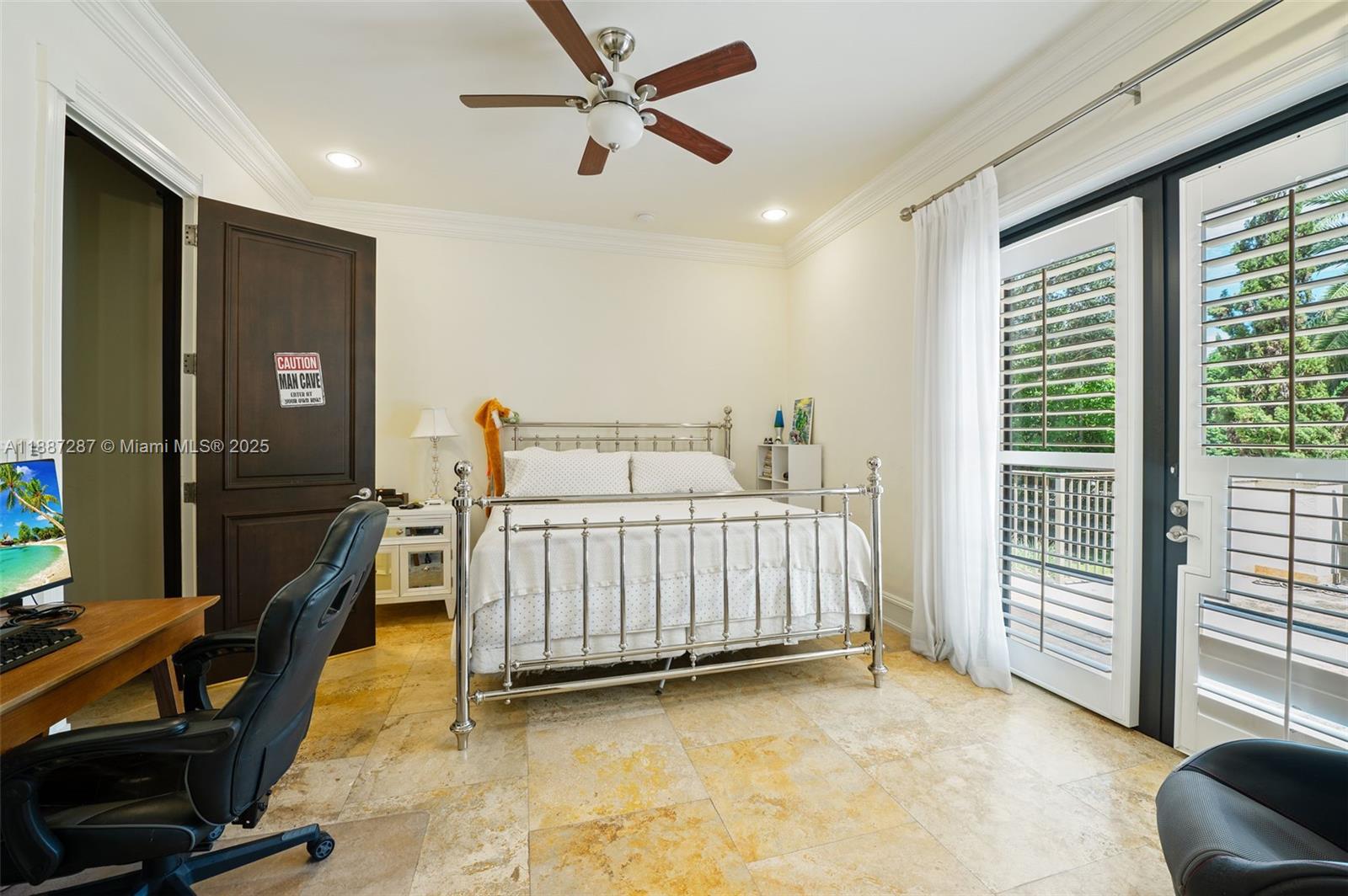 MARTIN SUBURBAN ACRES - Residential