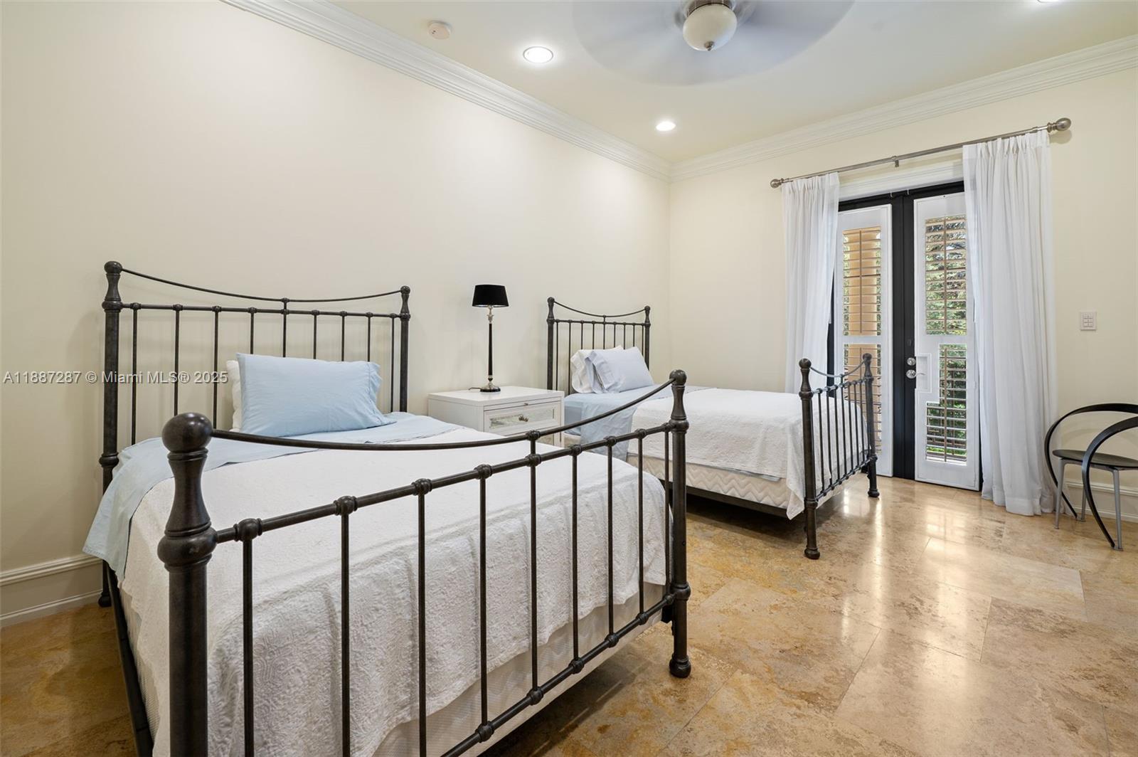 MARTIN SUBURBAN ACRES - Residential