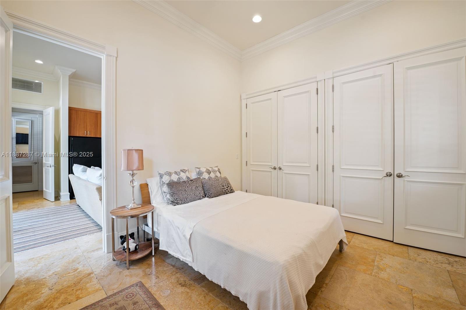 MARTIN SUBURBAN ACRES - Residential