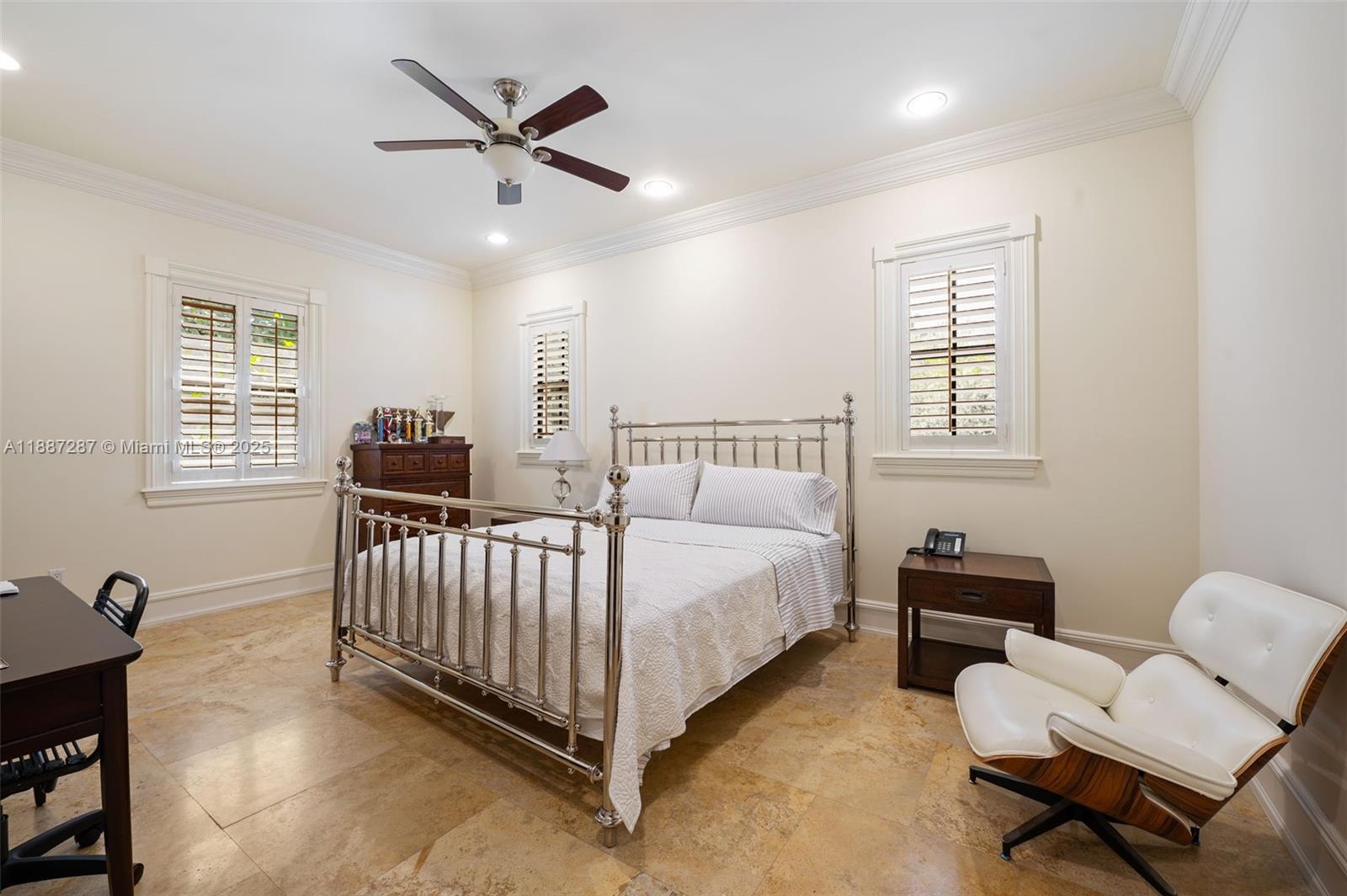 MARTIN SUBURBAN ACRES - Residential