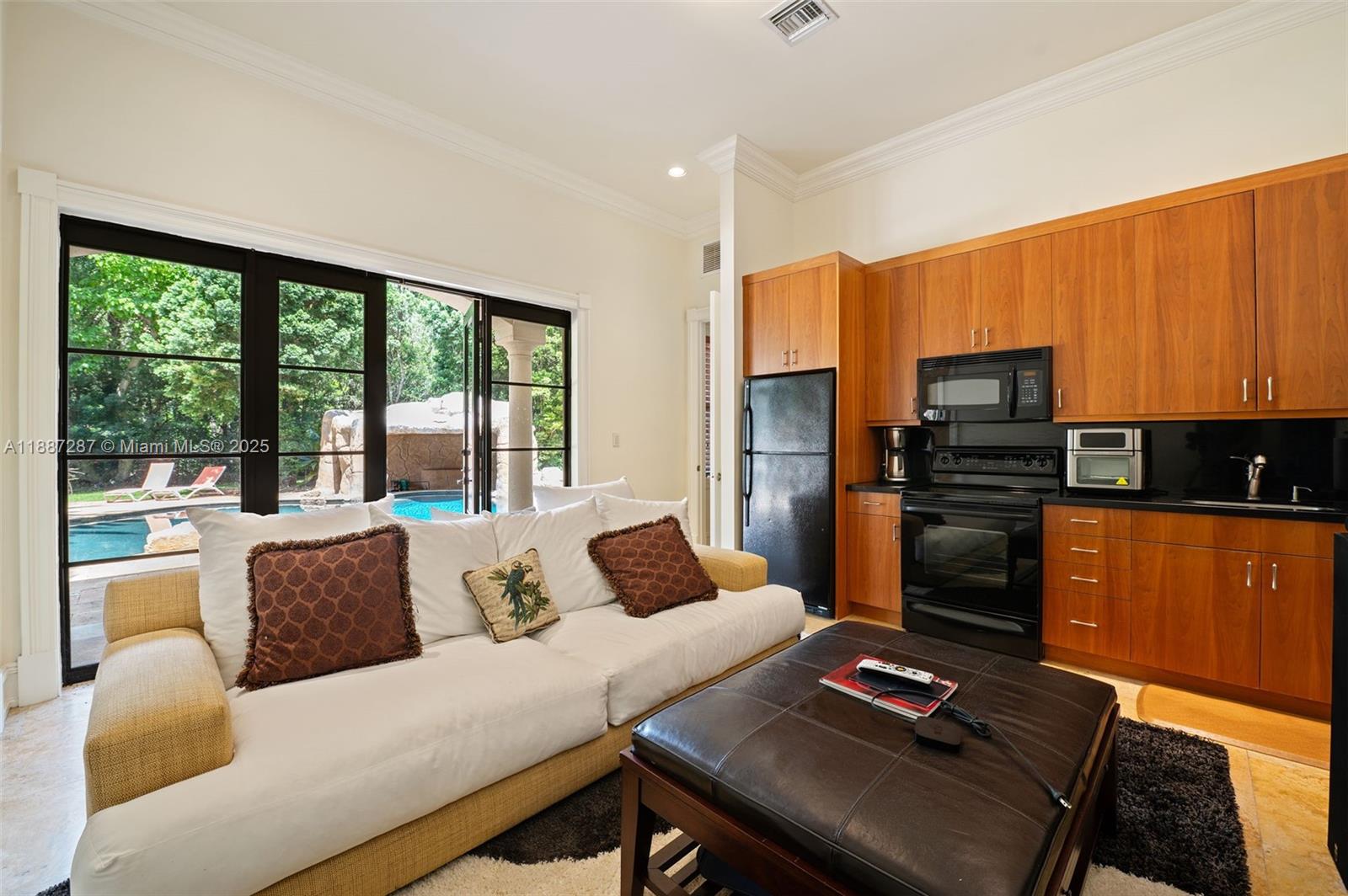 MARTIN SUBURBAN ACRES - Residential