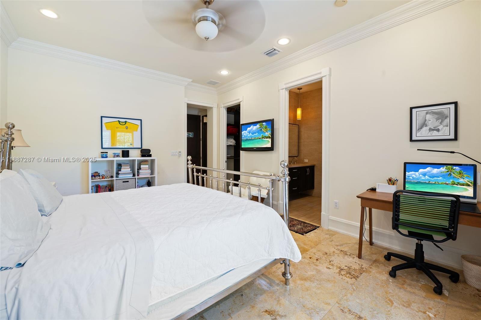 MARTIN SUBURBAN ACRES - Residential