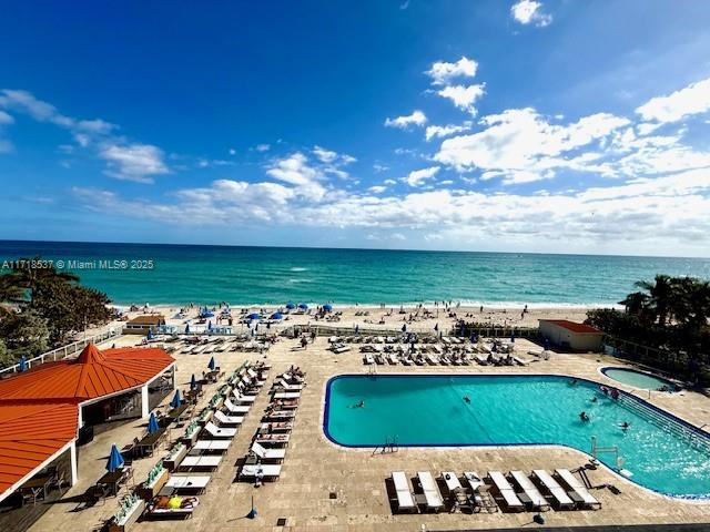 THE AVENTURA BEACH CLUB C - Residential