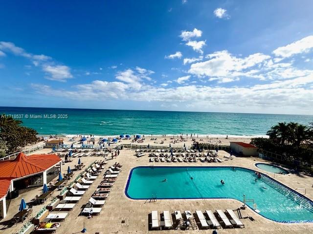 THE AVENTURA BEACH CLUB C - Residential
