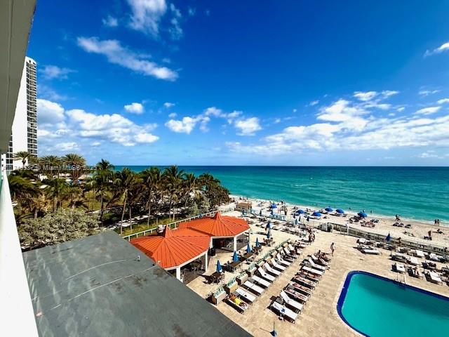 THE AVENTURA BEACH CLUB C - Residential