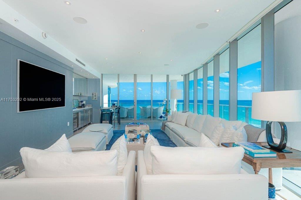17475 Collins Ave 802