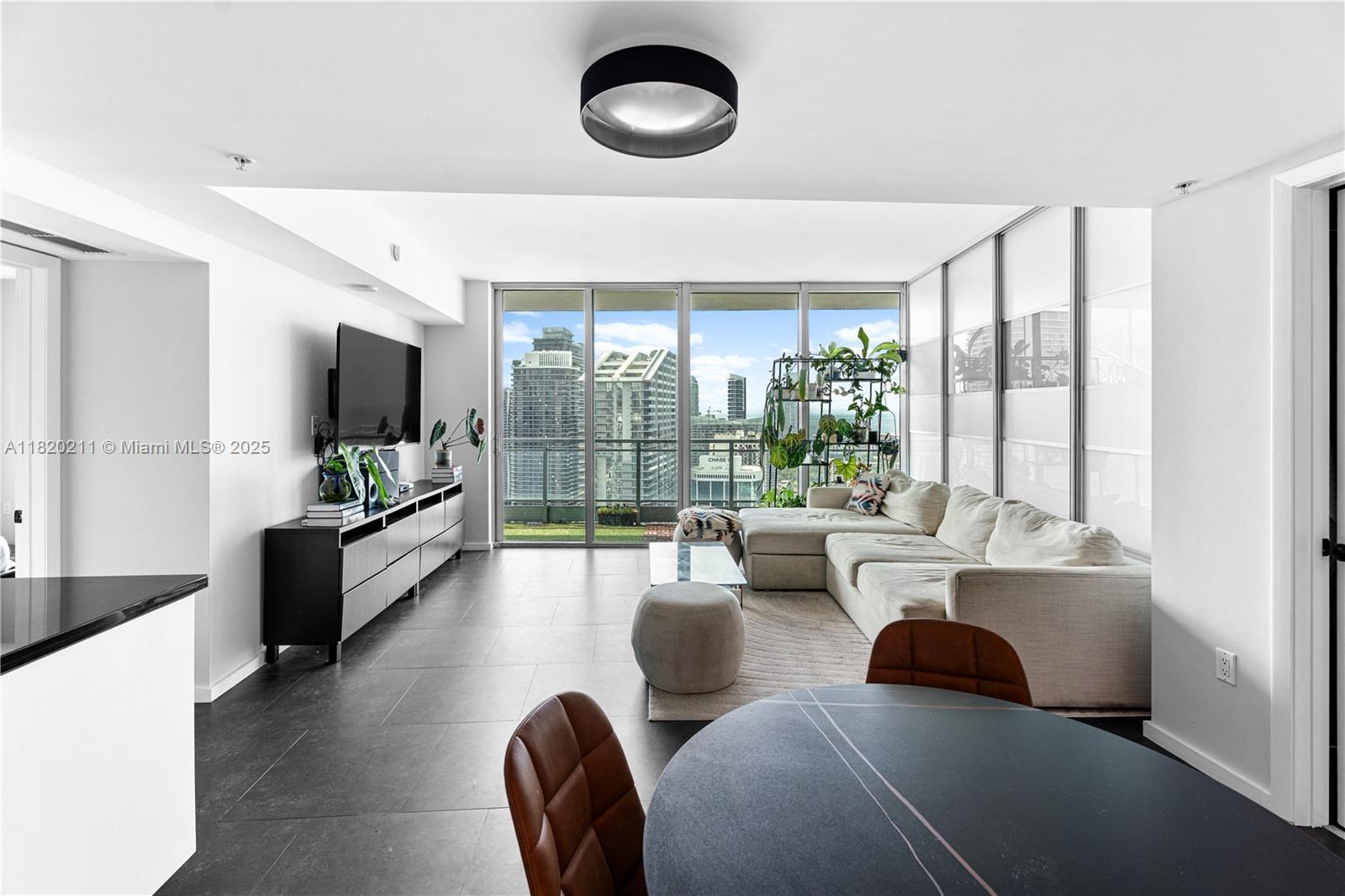 92 Sw 3rd St 4604, Miami, Broward County, Florida - 2 Bedrooms  
2 Bathrooms - 
