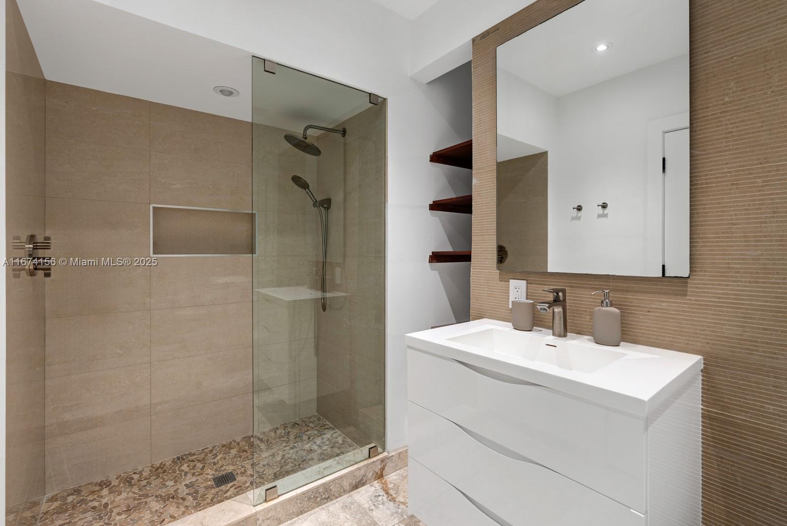 LA GORCE GOLF SUB - Residential