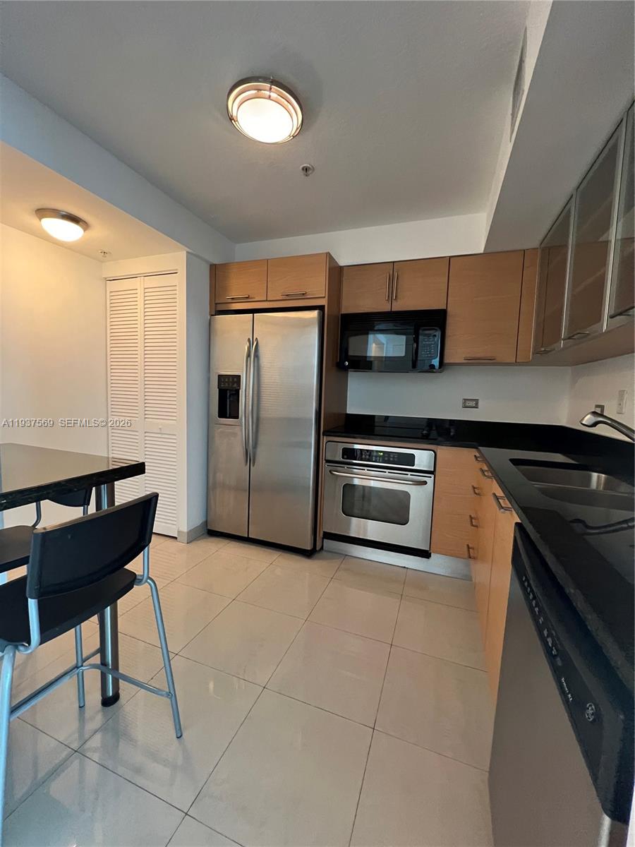BRICKELL ON THE RIVER N T - Residential Lease