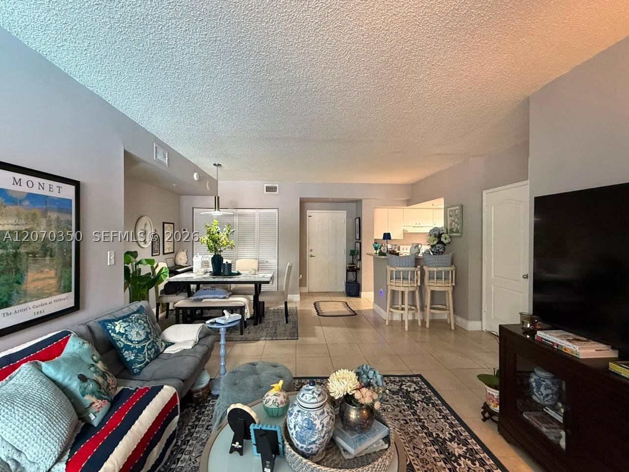 5085 NW 7th St 406