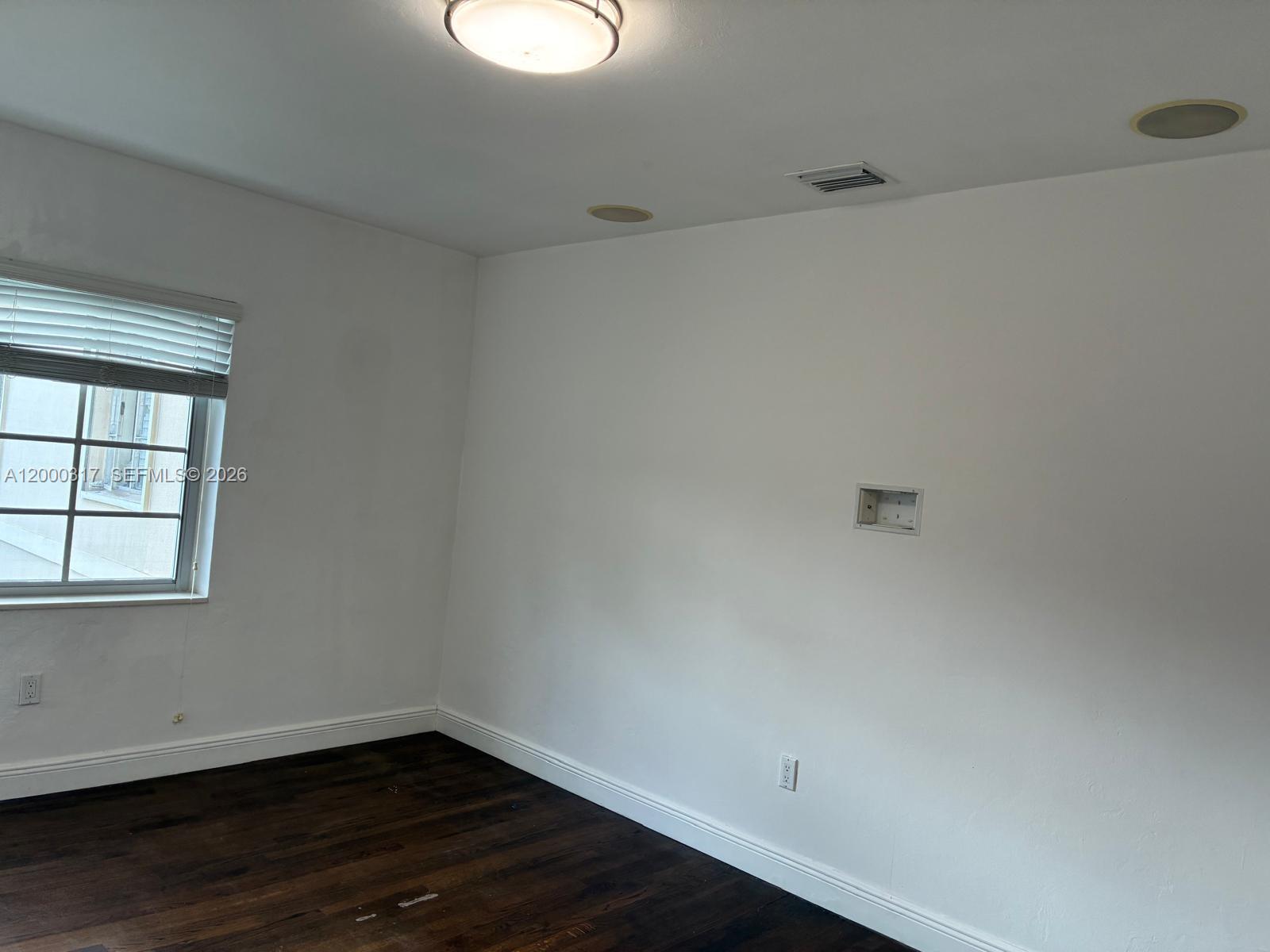 SHORES PLAZA WEST CONDO - Residential