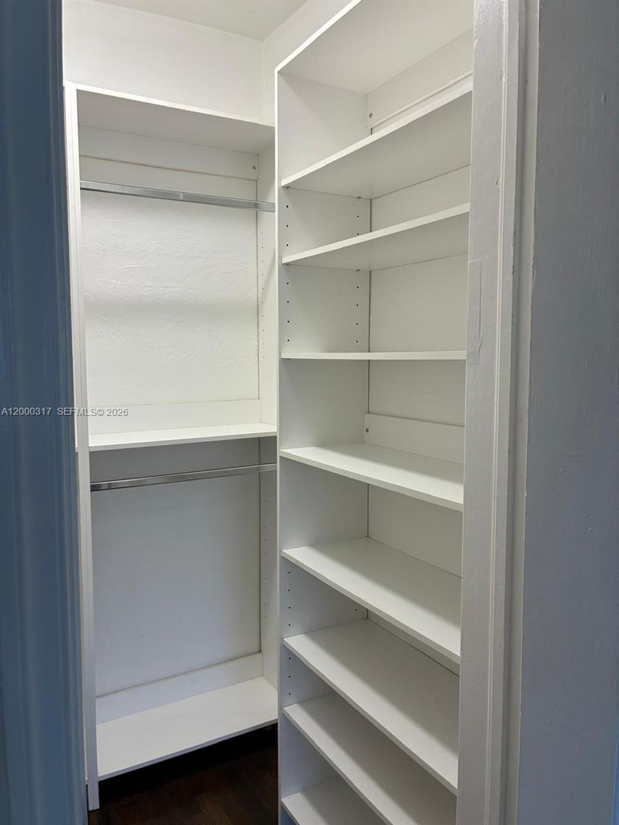 SHORES PLAZA WEST CONDO - Residential